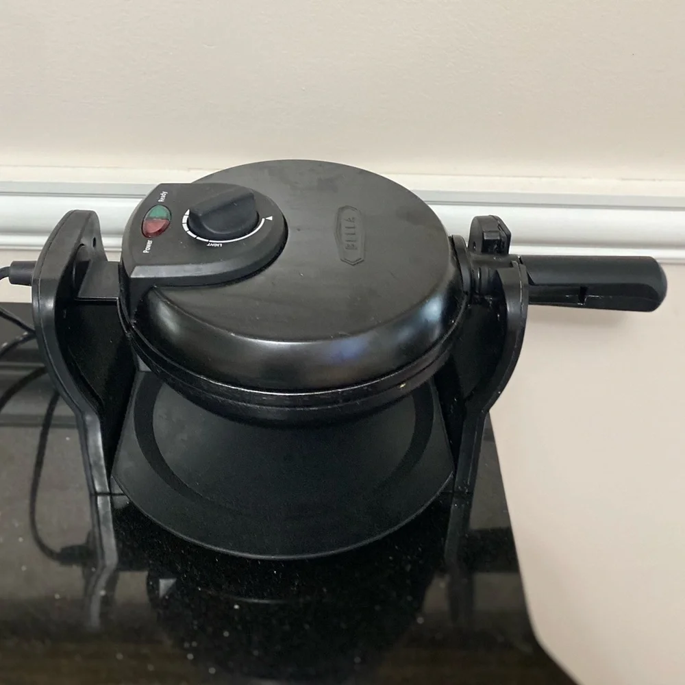Bella Rotating Waffle Maker - Picture 3 of 12